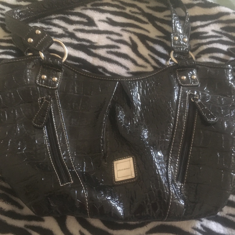 ♥️Alfred Dunner Black Patent leather bag